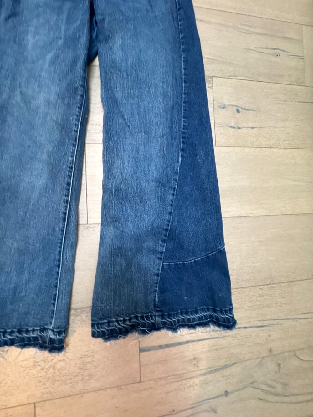 Pilcro The Darien 70s Paneled Wide-Leg Flare Jeans Anthropologie Size 29 NEW - Picture 5 of 9